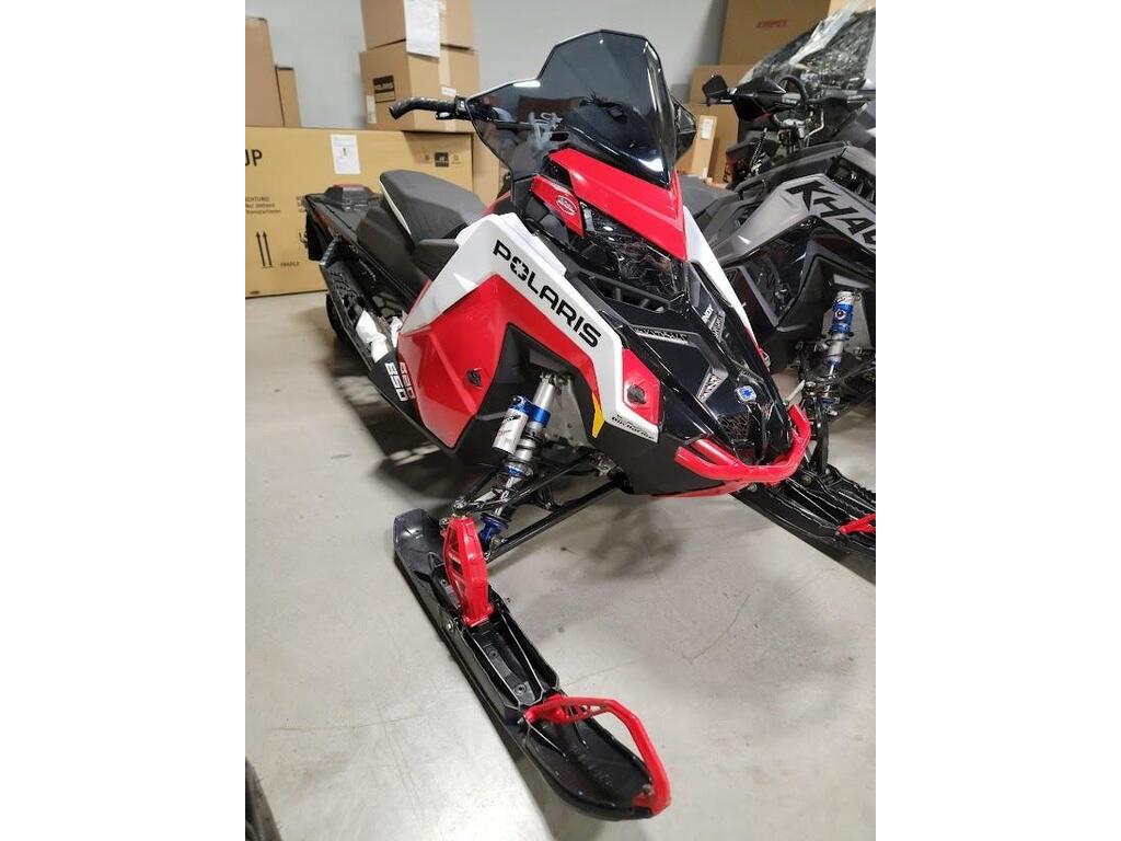 Polaris Indy 850 XC 137 2021Photo 1