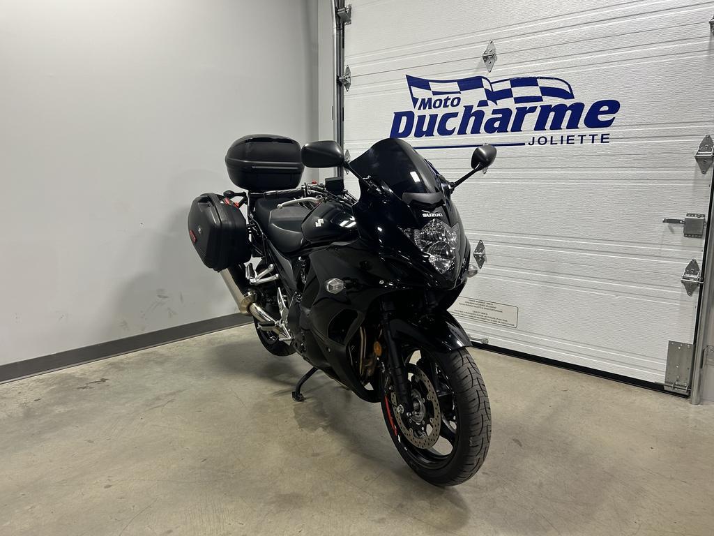 Road Bike and cruiser motorcyle Suzuki  2011 à vendre