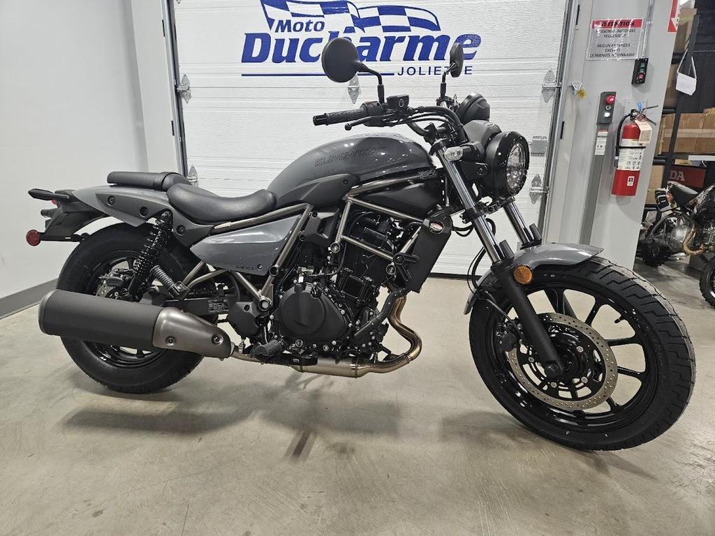 Road Bike and cruiser motorcyle Kawasaki  2024 à vendre