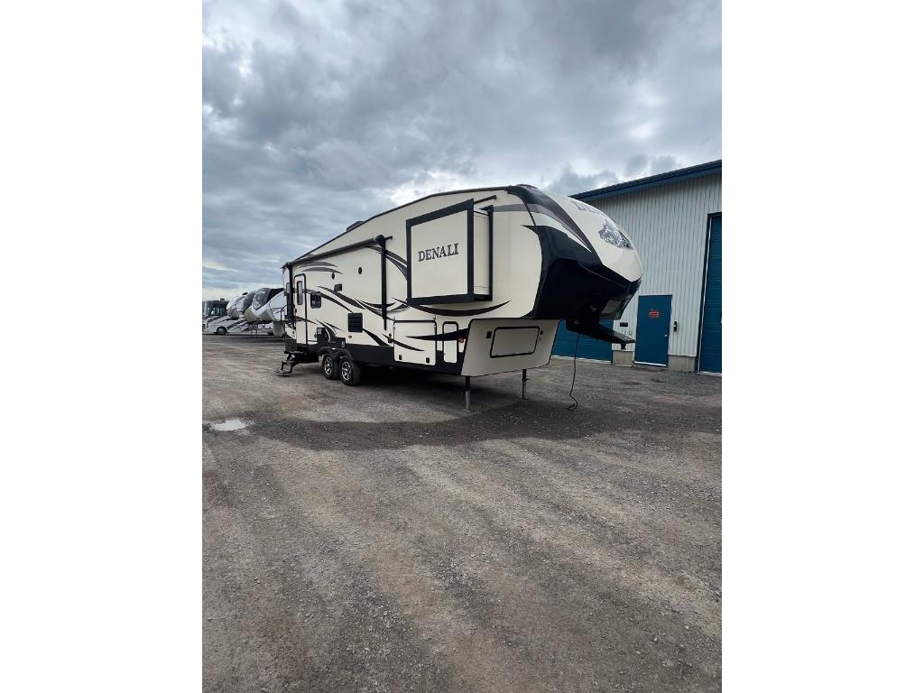 Caravane à sellette Denali 2016 à vendre