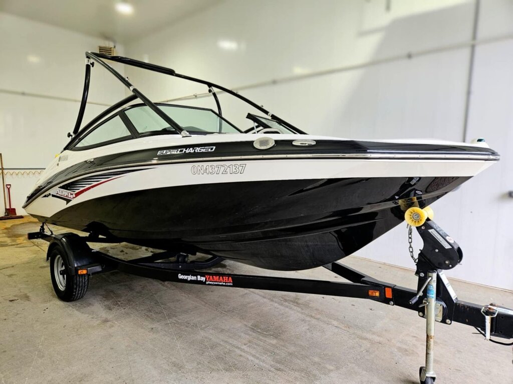 Bateau sport Yamaha 2014 à vendre