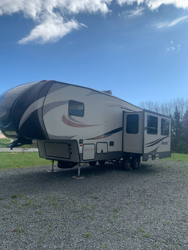 Caravane à sellette Keystone RV Sprinter 252FWRLS 2017 à vendre
