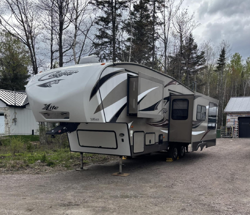 Caravane à sellette Keystone RV Cougar 2016 à vendre