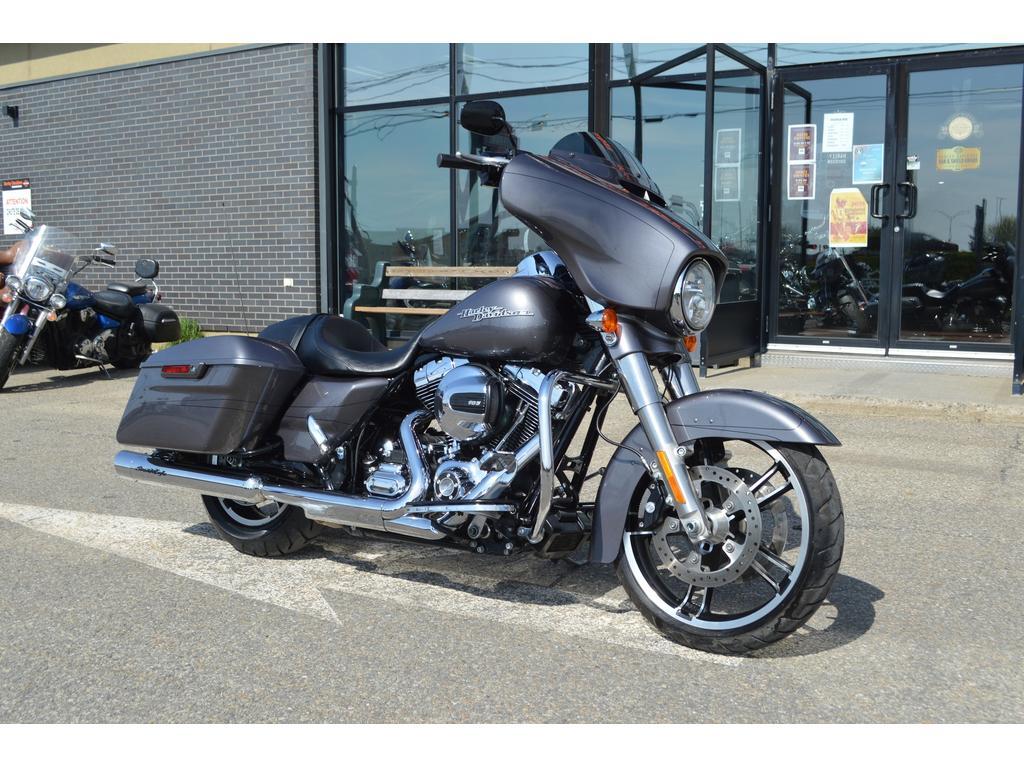 Moto tourisme Harley-Davidson 2015 à vendre