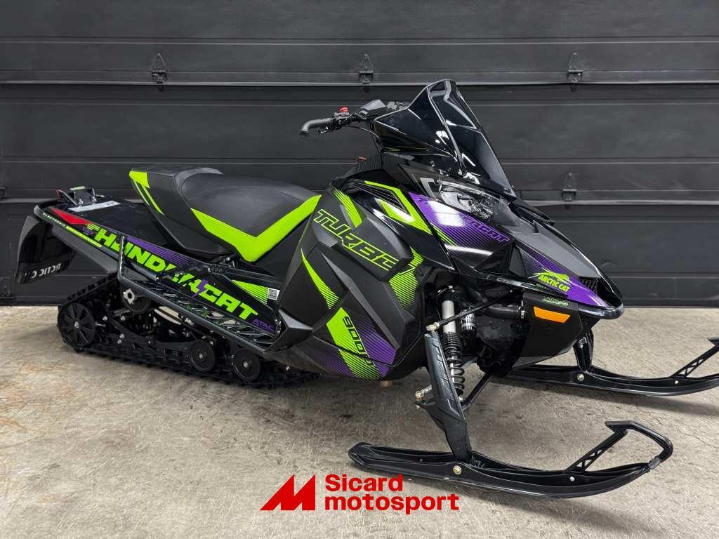 Motoneige Arctic Cat 2023 à vendre