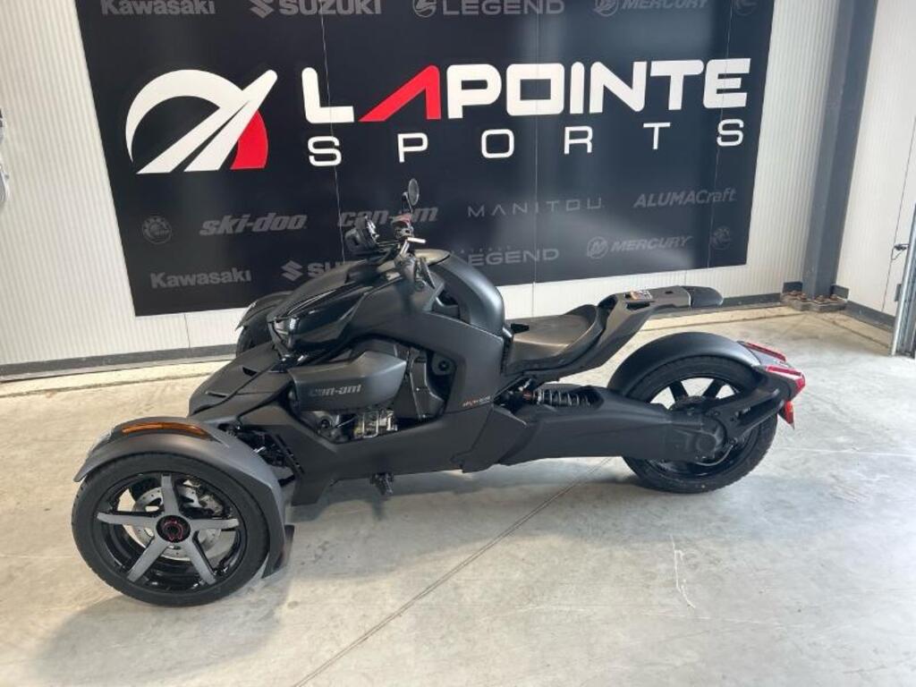 Three-Wheeled Motorcycle Can-Am  2025 à vendre