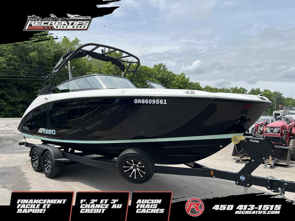 Bateau sport Yamaha 2023 à vendre