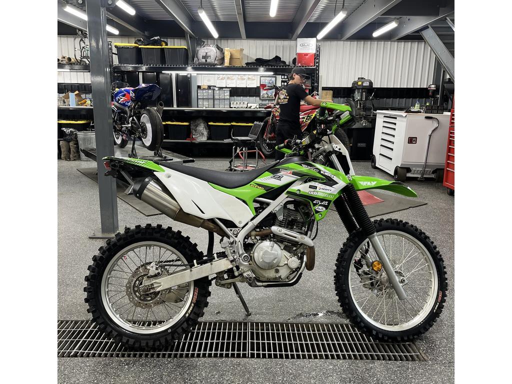 Motocross Kawasaki 2021 à vendre