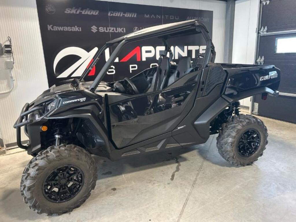VTT Côte-à-côte Can-Am Commander 2025 à vendre