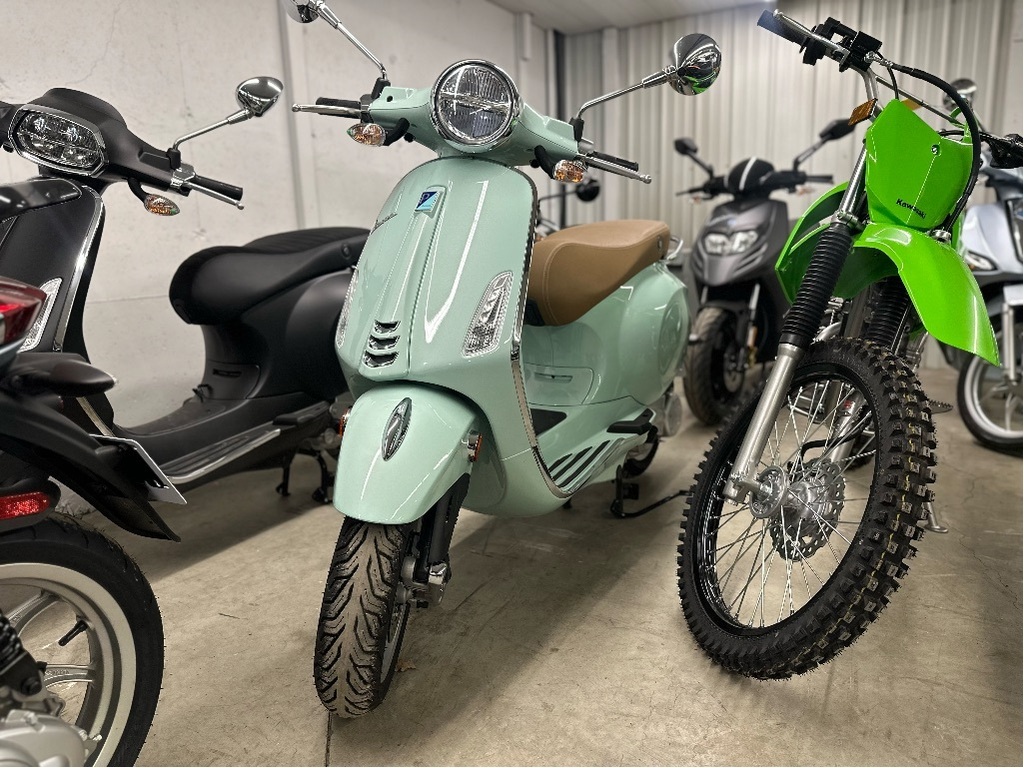 Scooter Vespa 2023 à vendre