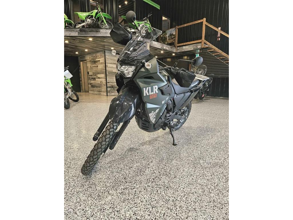 Moto double usage Kawasaki KLR650 2025 à vendre