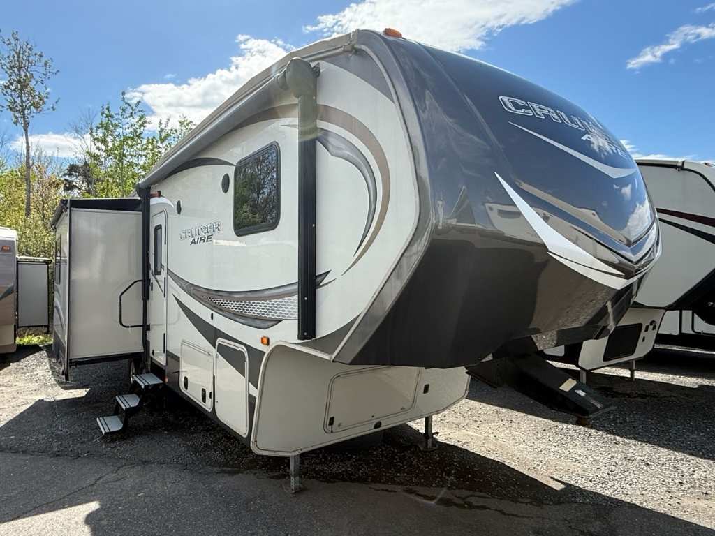 Caravane à sellette Crossroads RV 2017 à vendre