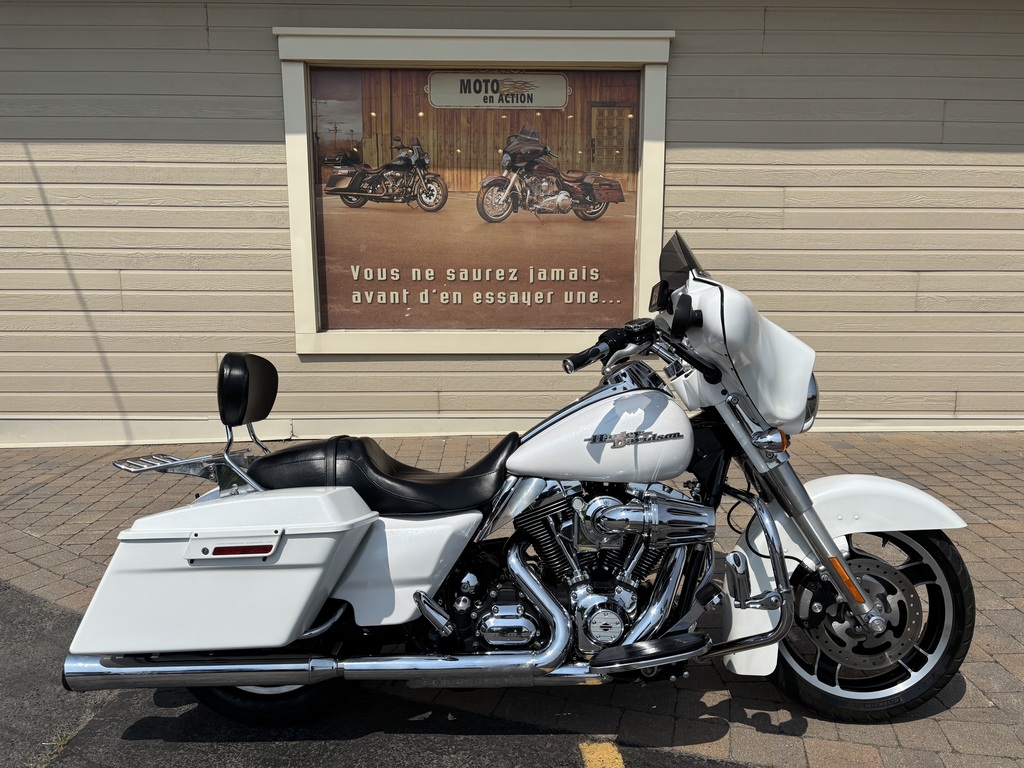 Moto routière/cruiser Harley-Davidson 2011 à vendre