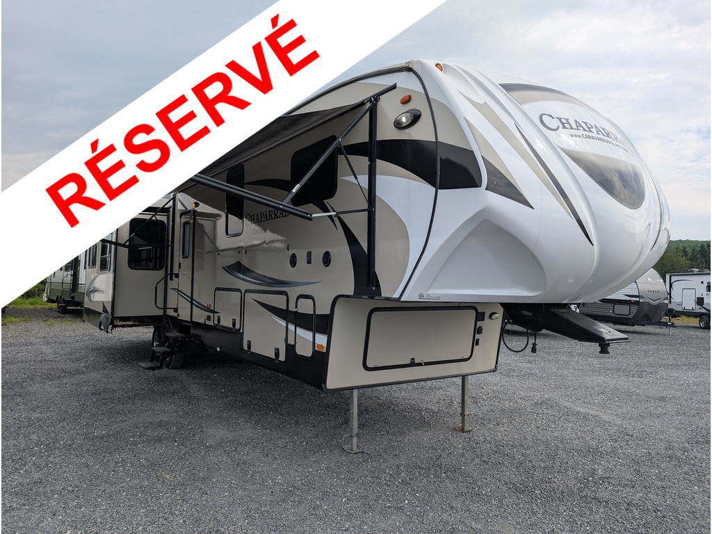 Caravane à sellette Chaparral 2017 à vendre