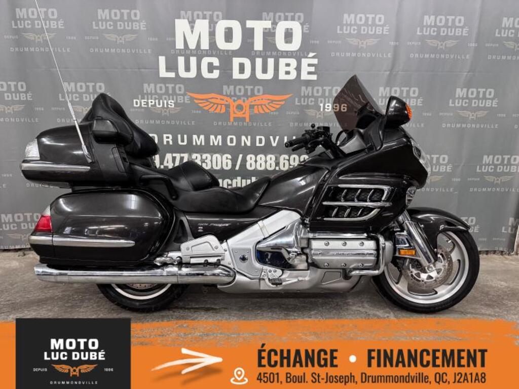 Moto tourisme Honda 2010 à vendre