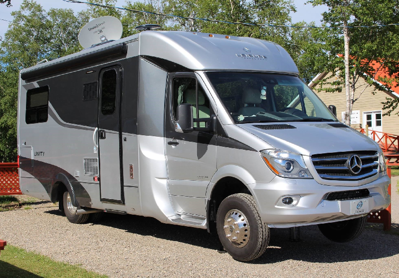 VR Classe B Leisure Travel Vans Unity 24TB 2017 à vendre