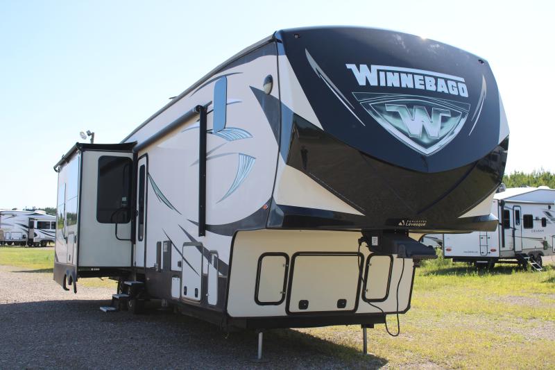 Caravane à sellette Winnebago  2017 à vendre