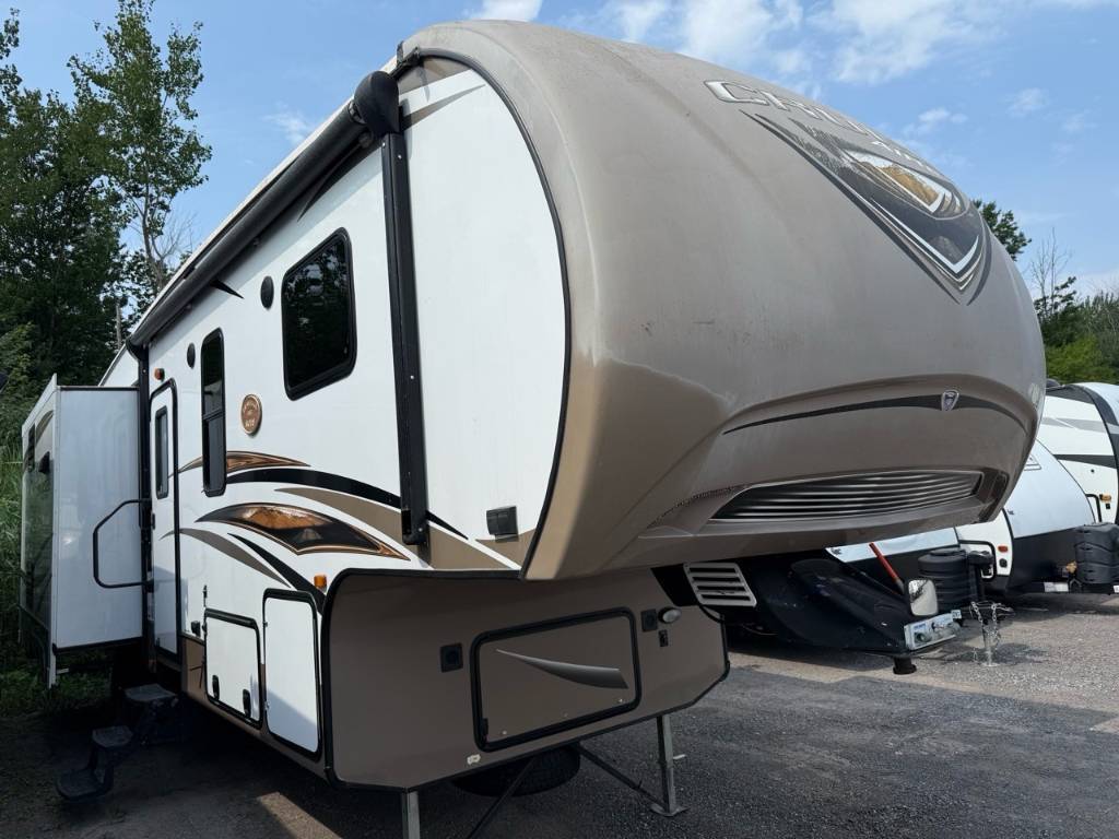 Caravane à sellette Crossroads RV  2015 à vendre