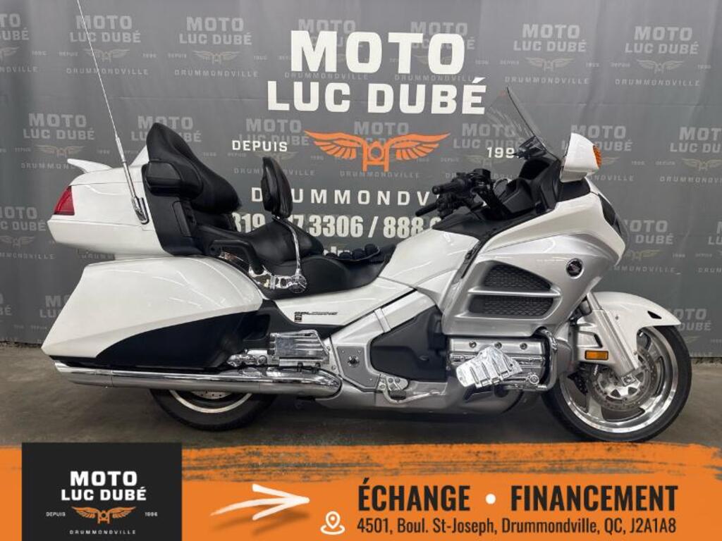 Moto tourisme Honda 2012 à vendre