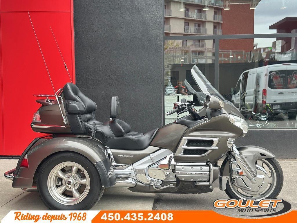 Moto tourisme Honda 2009 à vendre