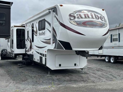 Caravane à sellette Prime Time  2014 à vendre