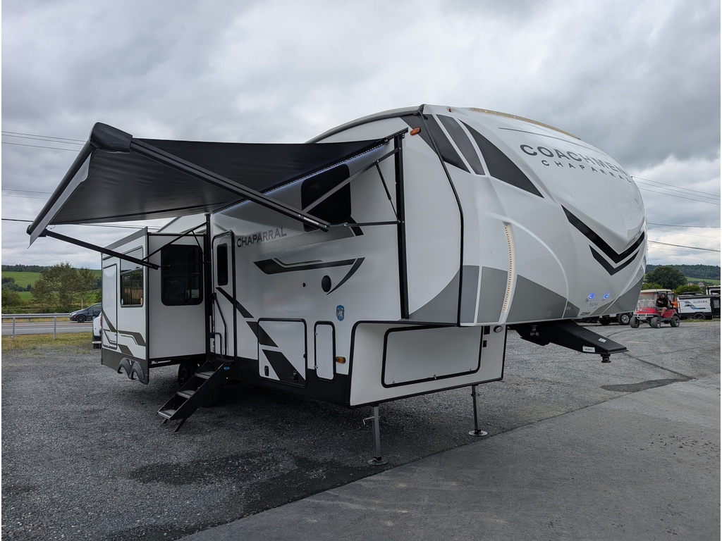 Caravane à sellette Chaparral 2026 à vendre