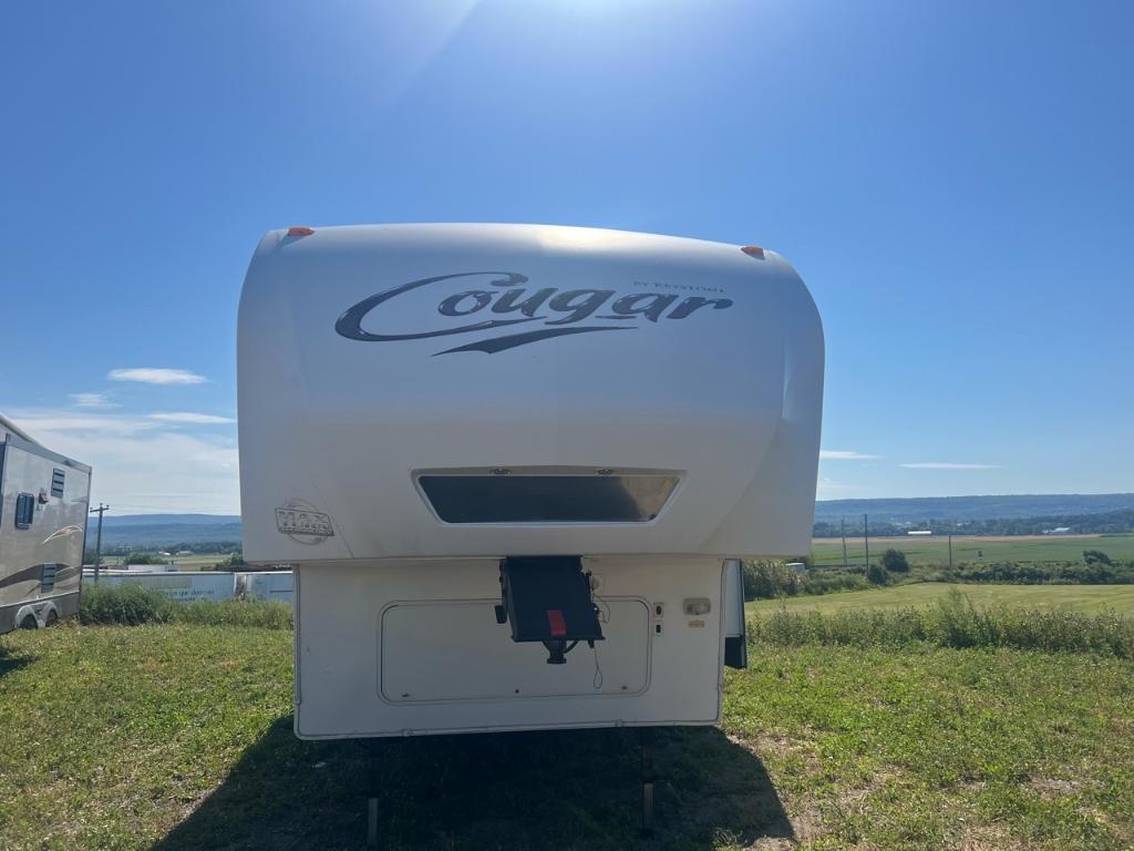 Caravane à sellette Cougar  2010 à vendre