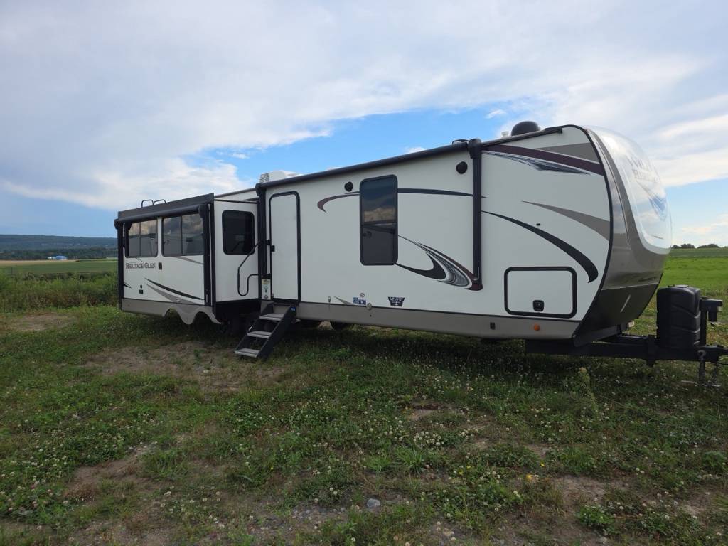 Caravane à sellette Wildwood 2021 à vendre