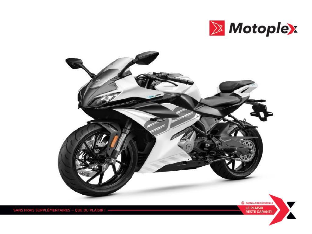 Moto routière/cruiser CFMOTO  2026 à vendre