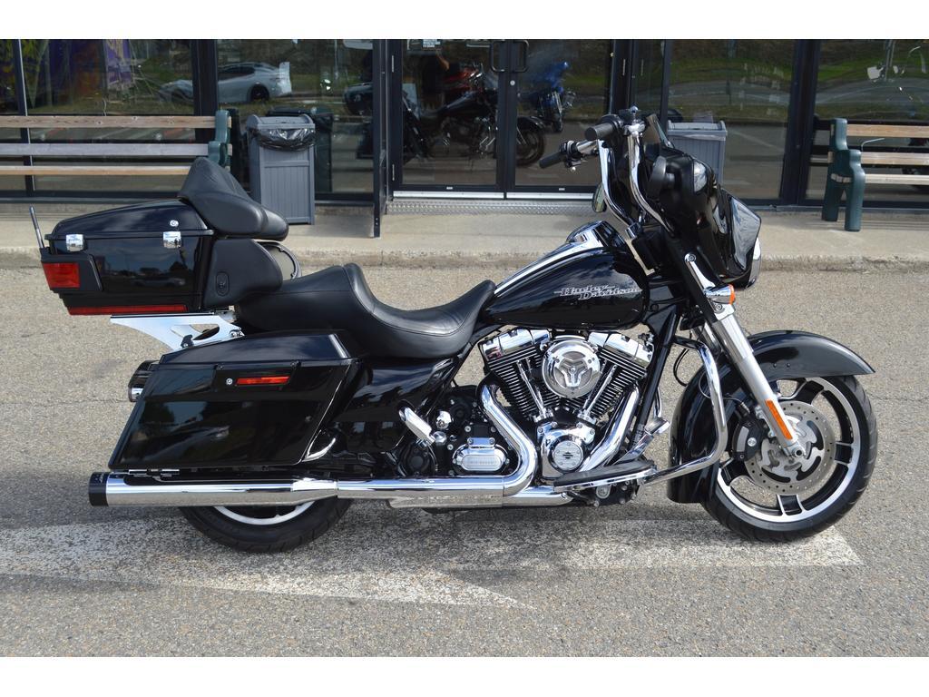 Moto tourisme Harley-Davidson 2011 à vendre