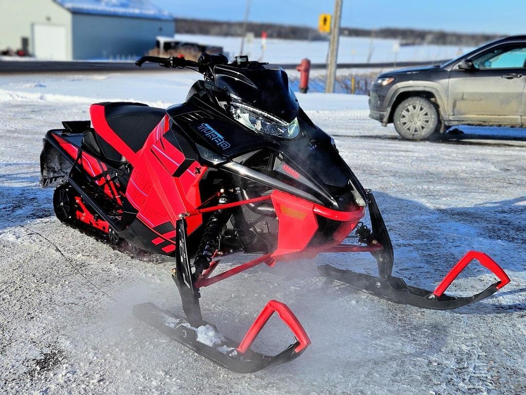 Motoneige Yamaha 2023 à vendre
