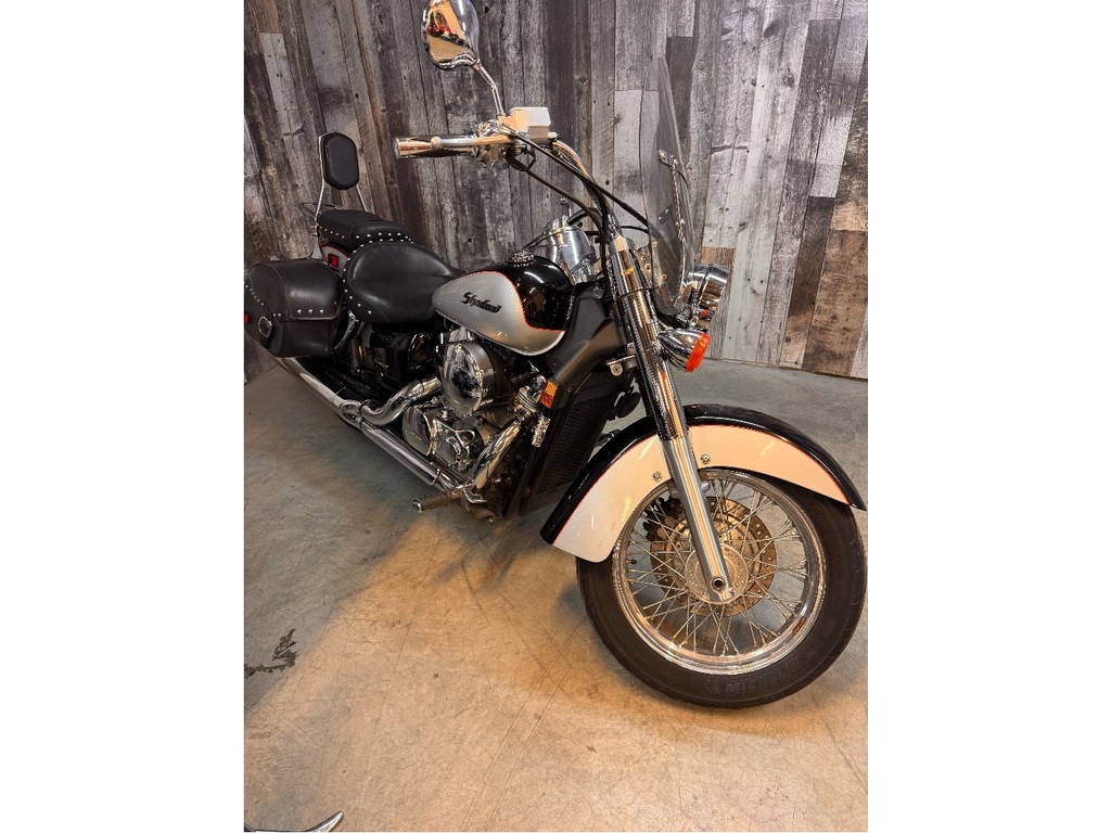 Moto routière/cruiser Honda 2004 à vendre