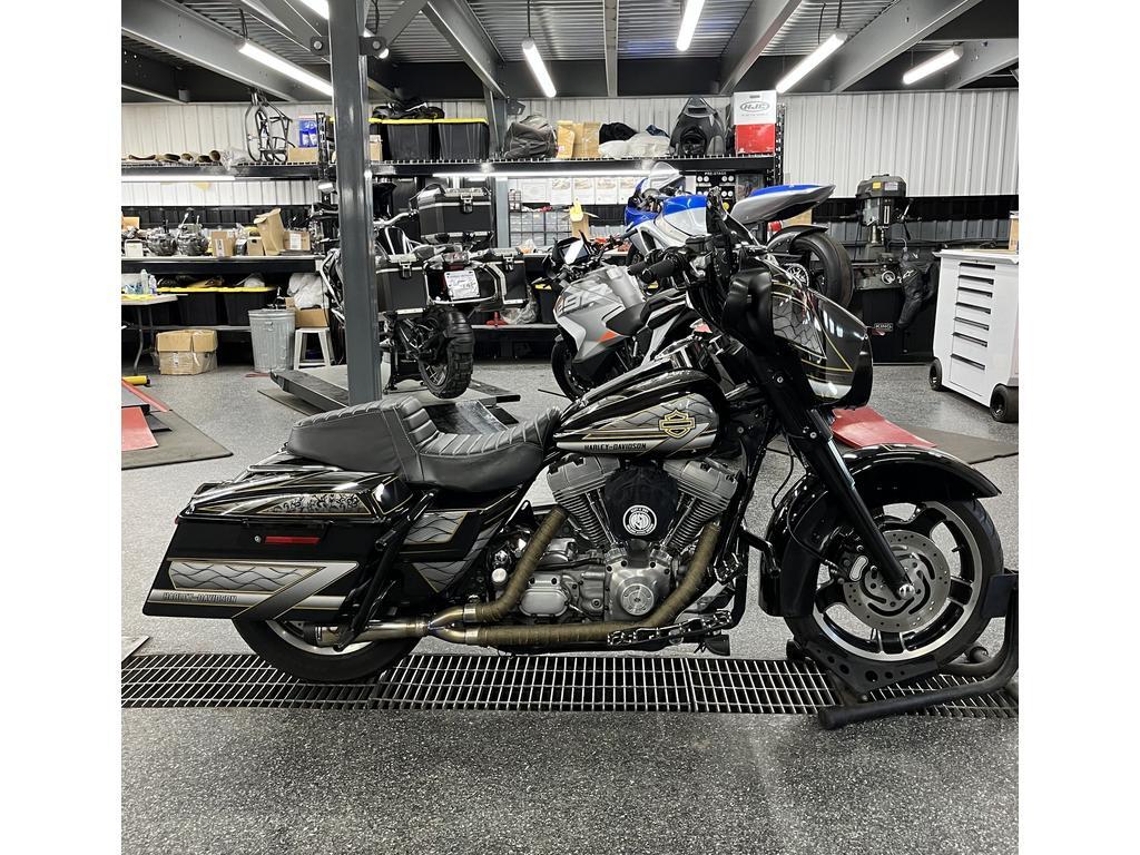 Moto routière/cruiser Harley-Davidson  2004 à vendre