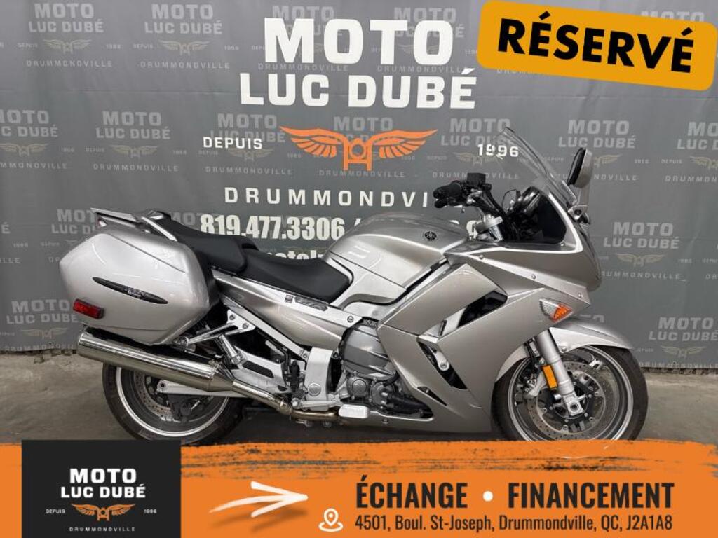 Moto tourisme Yamaha  2011 à vendre