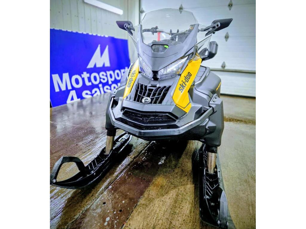 Motoneige Bombardier 2022 à vendre