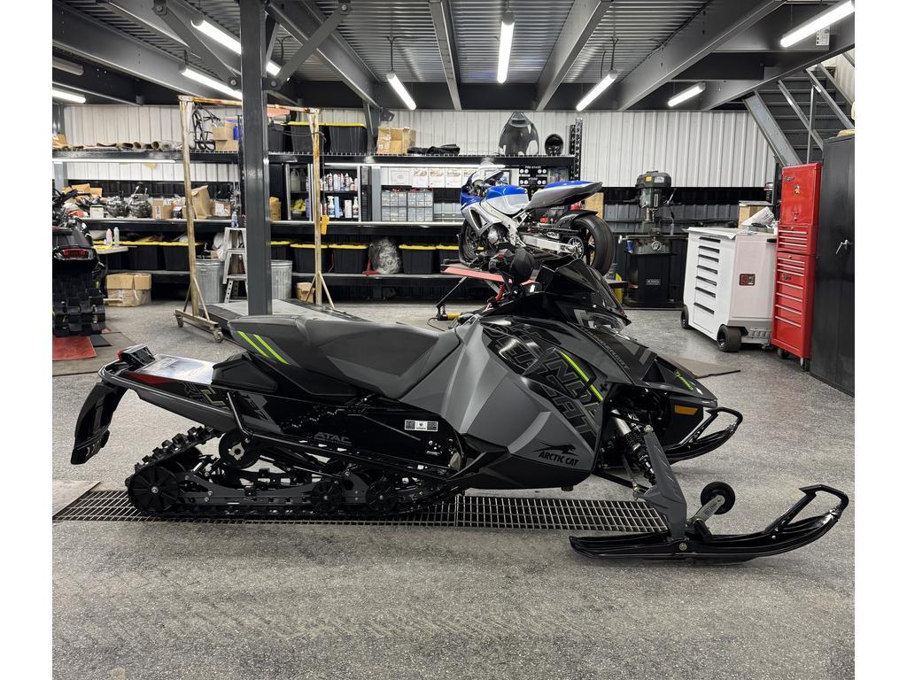Motoneige Arctic Cat  2021 à vendre