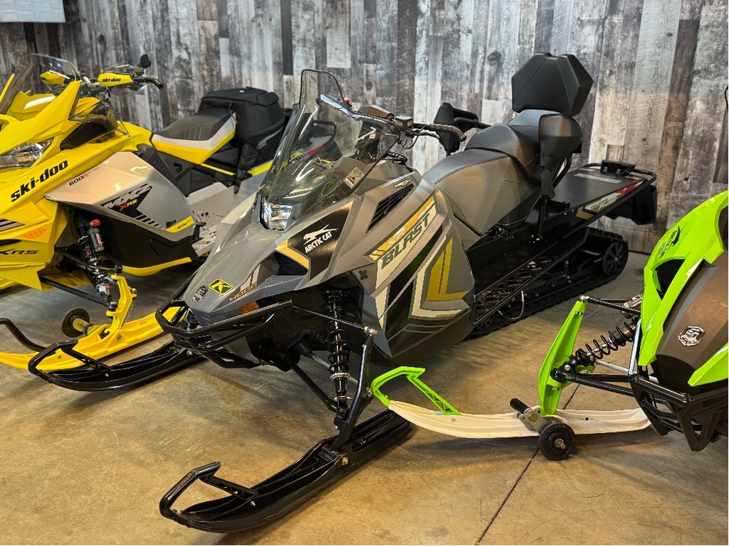 Motoneige Arctic Cat  2022 à vendre