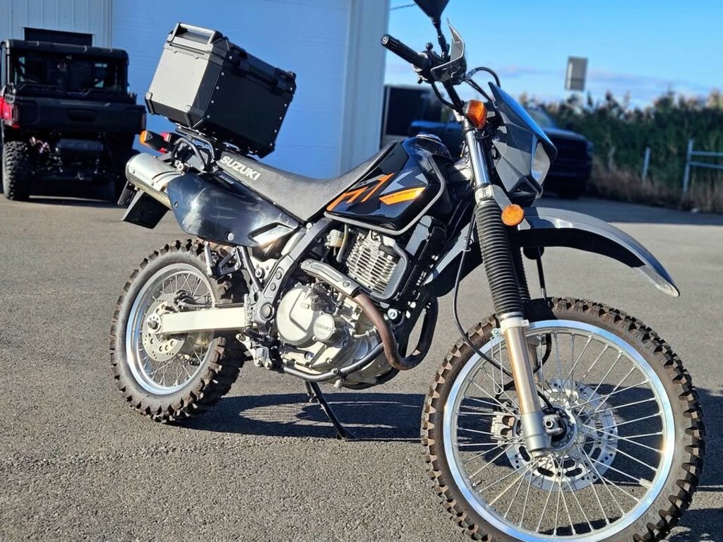 Moto routière/cruiser Suzuki 2023 à vendre