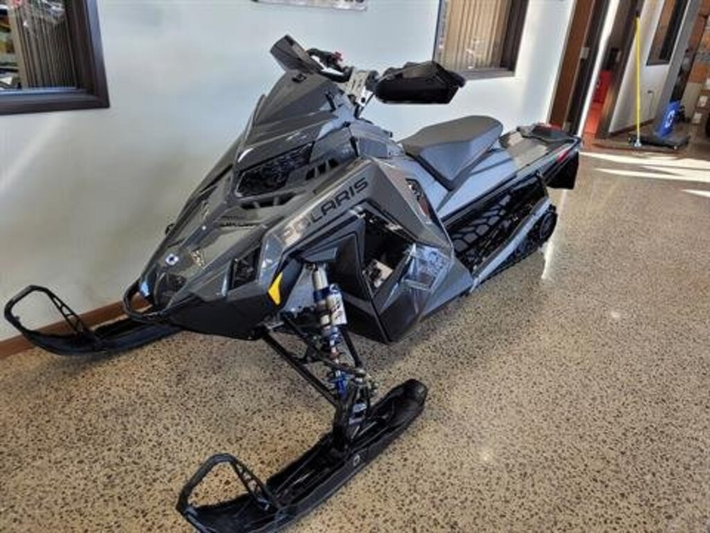 Motoneige Polaris 2025 à vendre