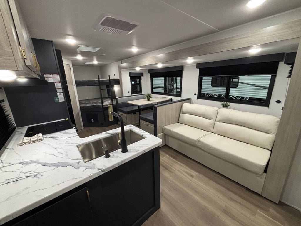 Roulotte East to West  2026 à vendre