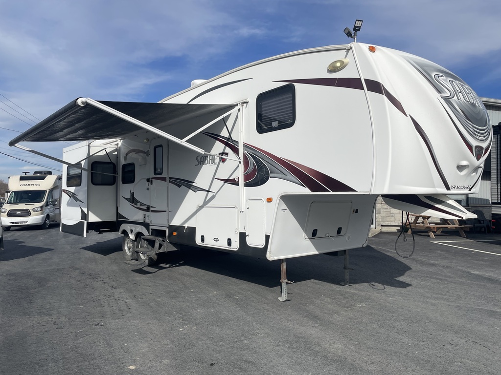 Caravane à sellette Sabre  2012 à vendre