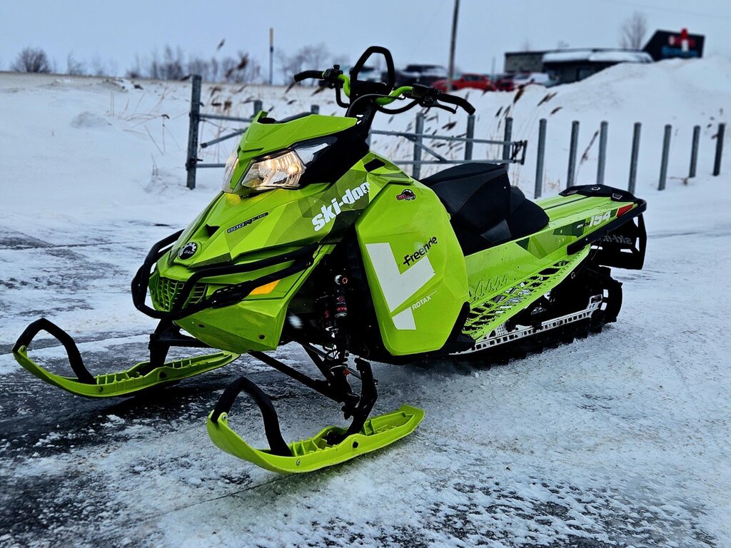 Motoneige Ski-Doo  2015 à vendre