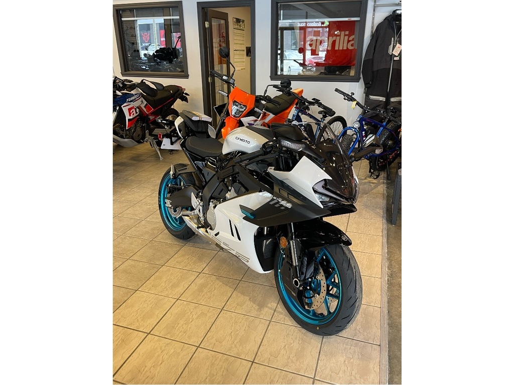 Moto routière/cruiser CFMOTO  2026 à vendre