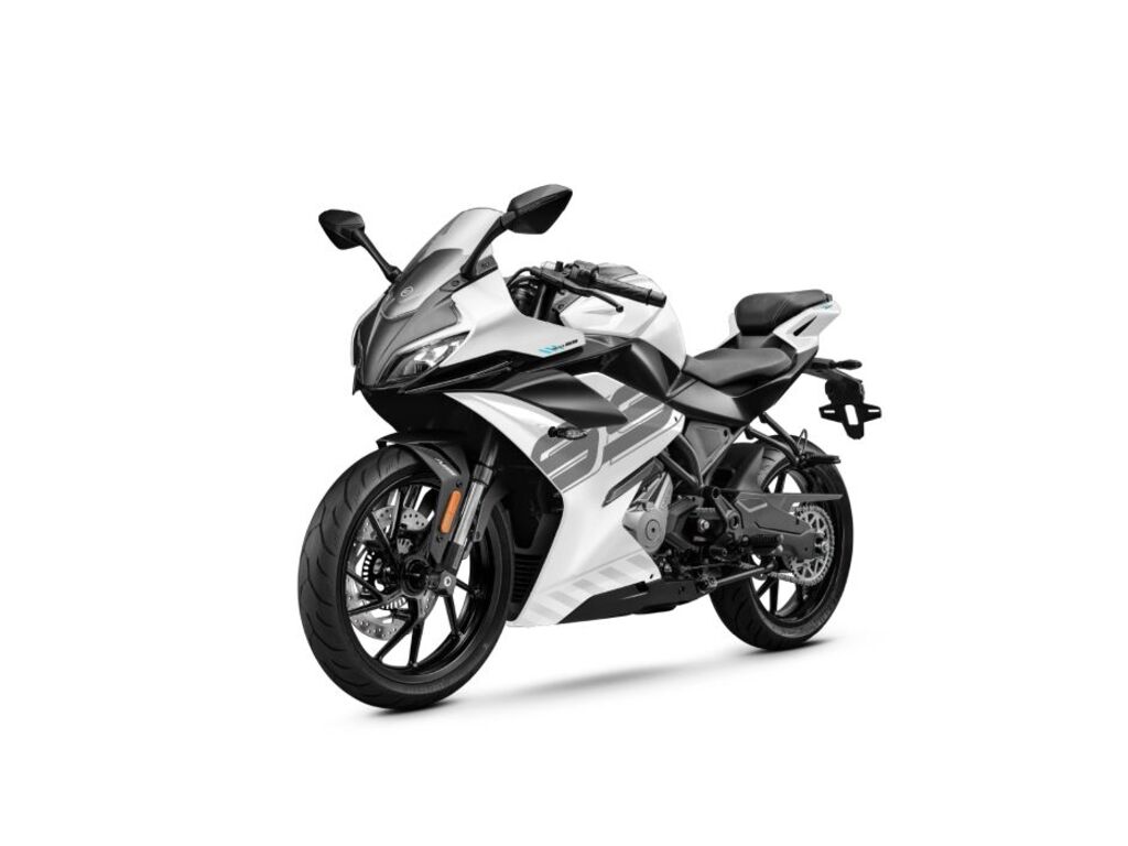 Moto routière/cruiser CFMOTO  2026 à vendre