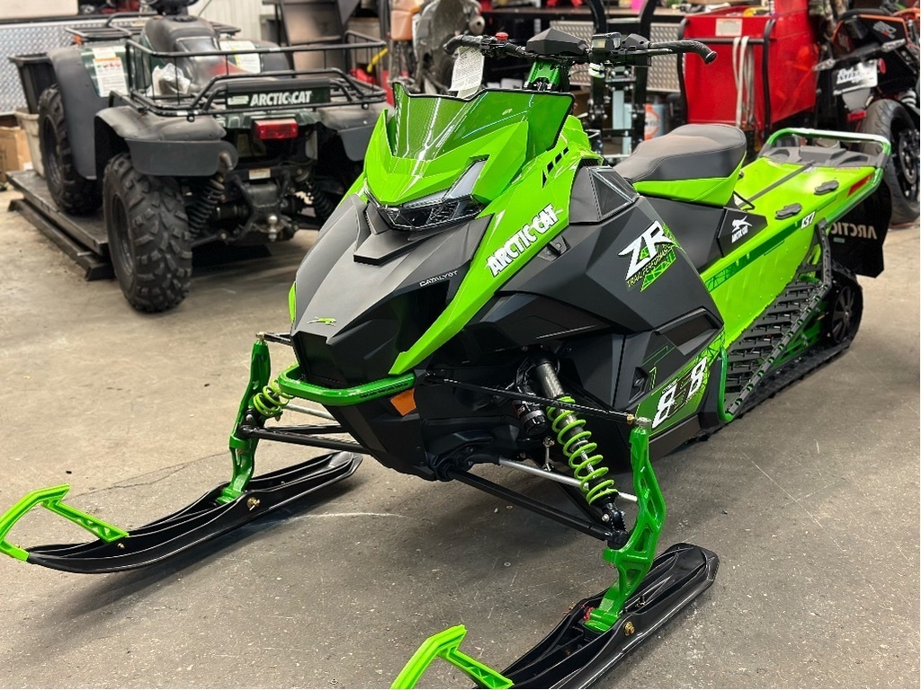Arctic Cat ZR 858 Catalyst ATAC 137 2025Photo 1