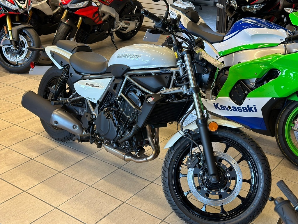 Moto routière/cruiser Kawasaki  2024 à vendre