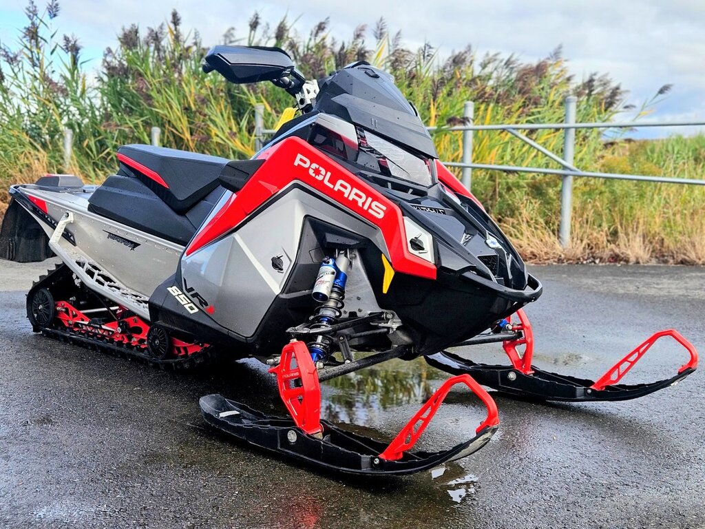 Polaris INDY VR1 850 MATRYS 2021Photo 1