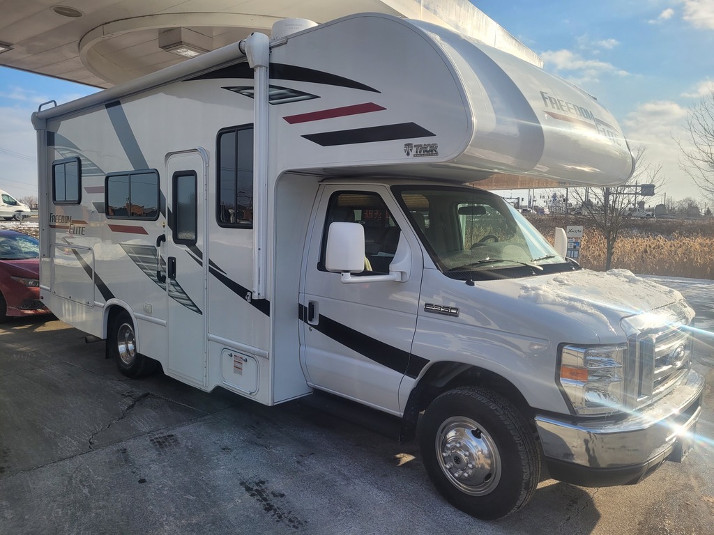 VR Classe C Thor  2020 à vendre