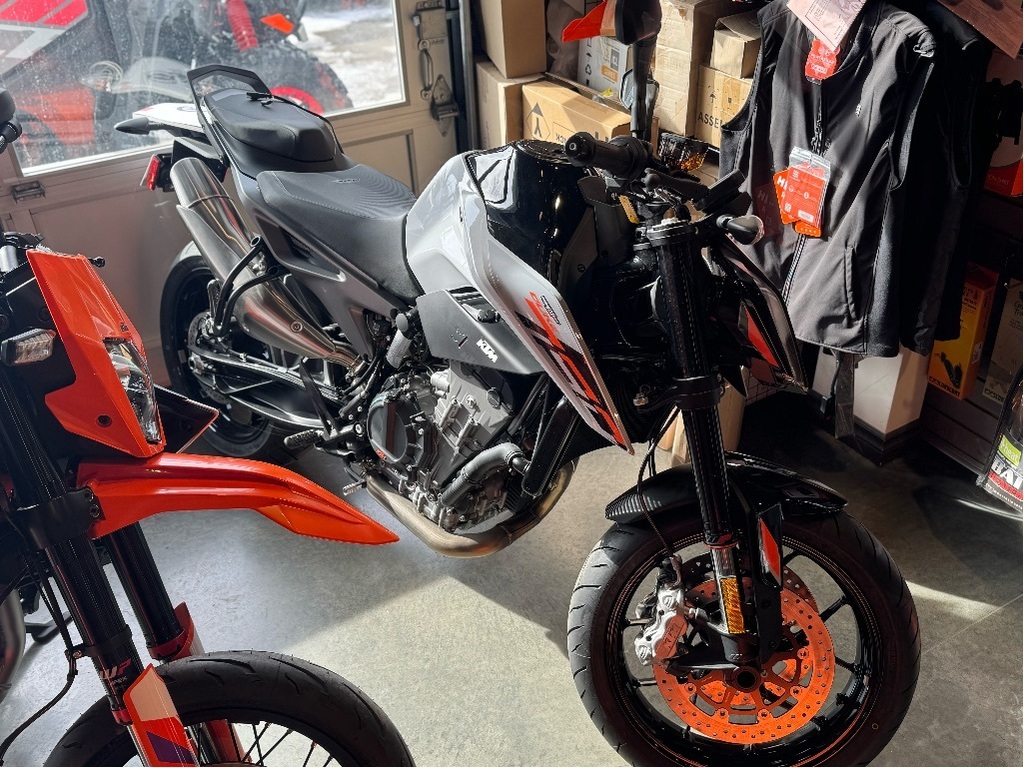 Moto routière/cruiser KTM  2024 à vendre