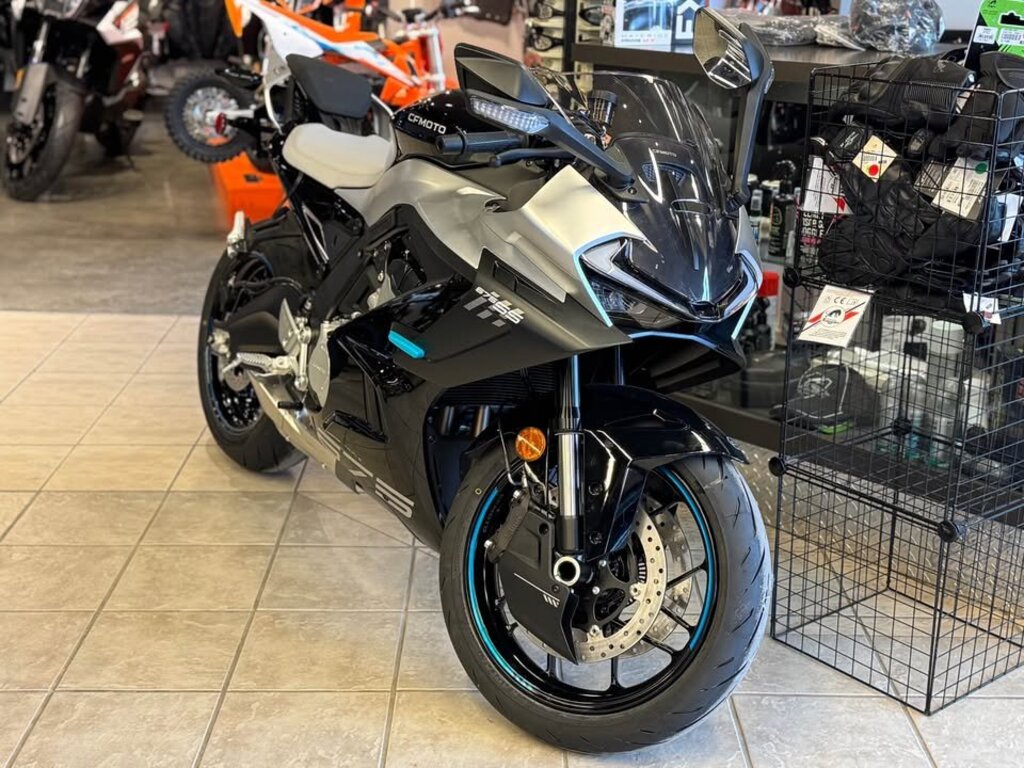 Moto routière/cruiser CFMOTO  2026 à vendre